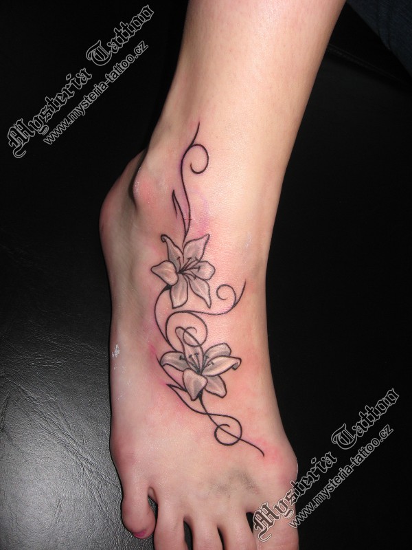 IMG-mysteria-tattoo-brno-7267-kytka-na-nart